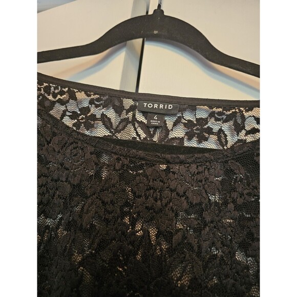 Torrid 4X Black Lace Puff  Short Sleeve Sheer Tee Blouse Top Plus Size 4 - Picture 2 of 2